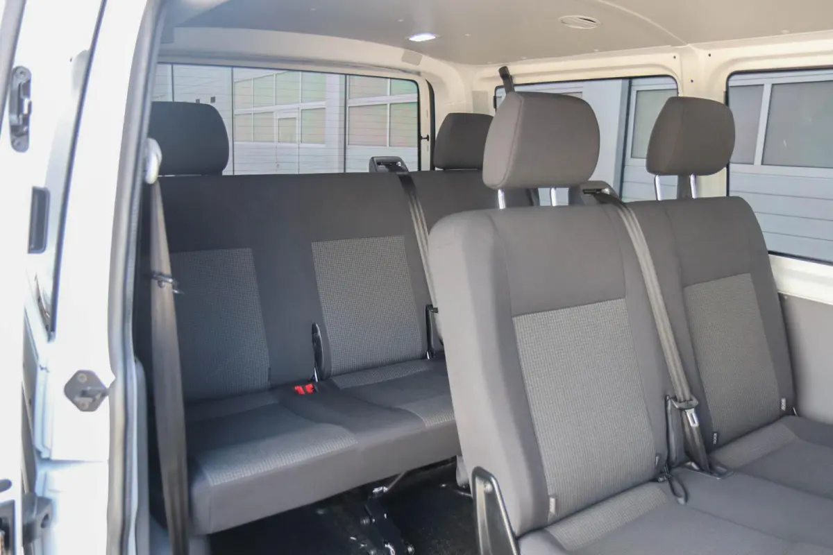 2.0 TDI 110pk L1H1 | Airco | Bluetooth Telefoonvoorbereiding | 9 Zitplaatsen Op Kenteken | Ideaal Voor Camperombouw