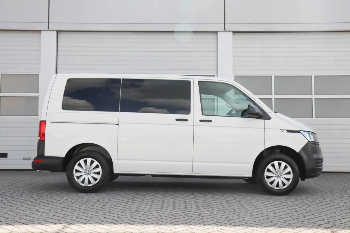2.0 TDI 110pk L1H1 | Airco | Bluetooth Telefoonvoorbereiding | 9 Zitplaatsen Op Kenteken | Ideaal Voor Camperombouw