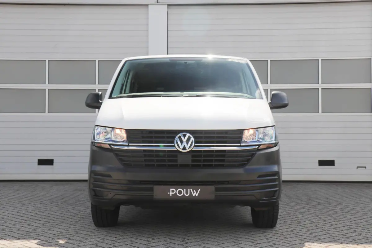2.0 TDI 110pk L1H1 | Airco | Bluetooth Telefoonvoorbereiding | 9 Zitplaatsen Op Kenteken | Ideaal Voor Camperombouw
