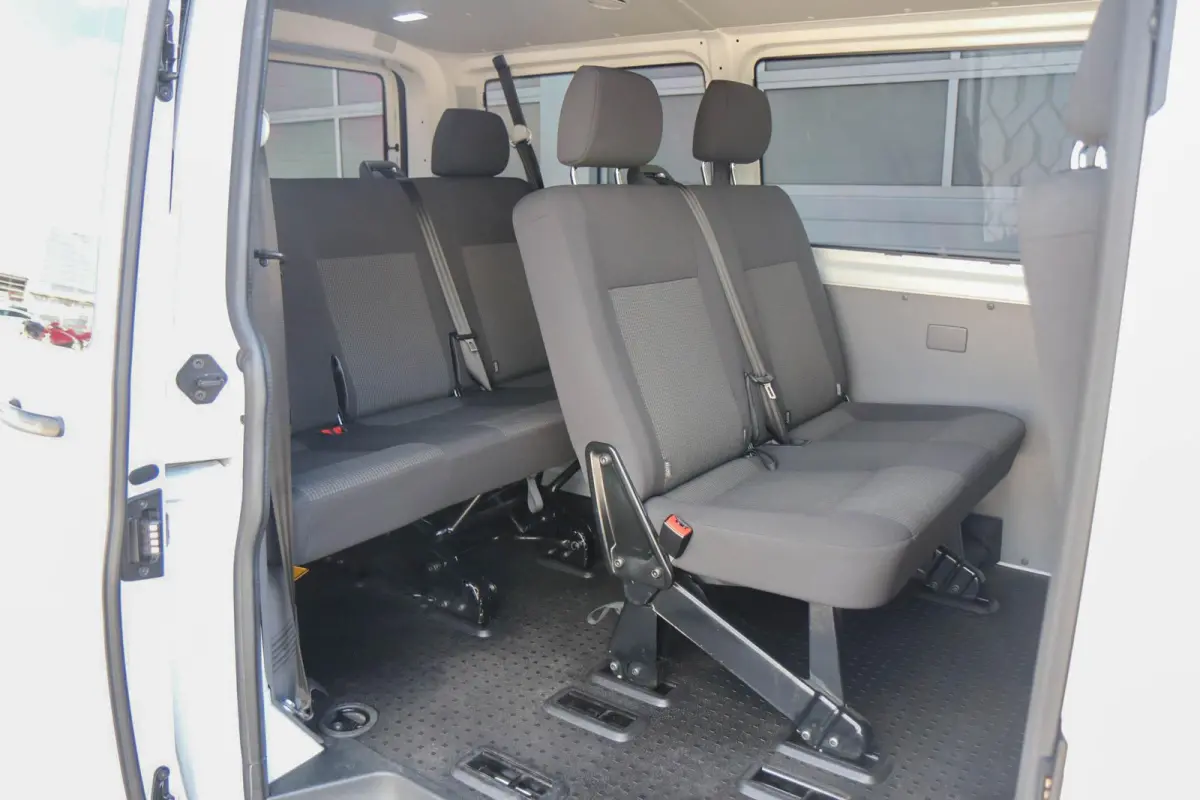 2.0 TDI 110pk L1H1 | Airco | Bluetooth Telefoonvoorbereiding | 9 Zitplaatsen Op Kenteken | Ideaal Voor Camperombouw