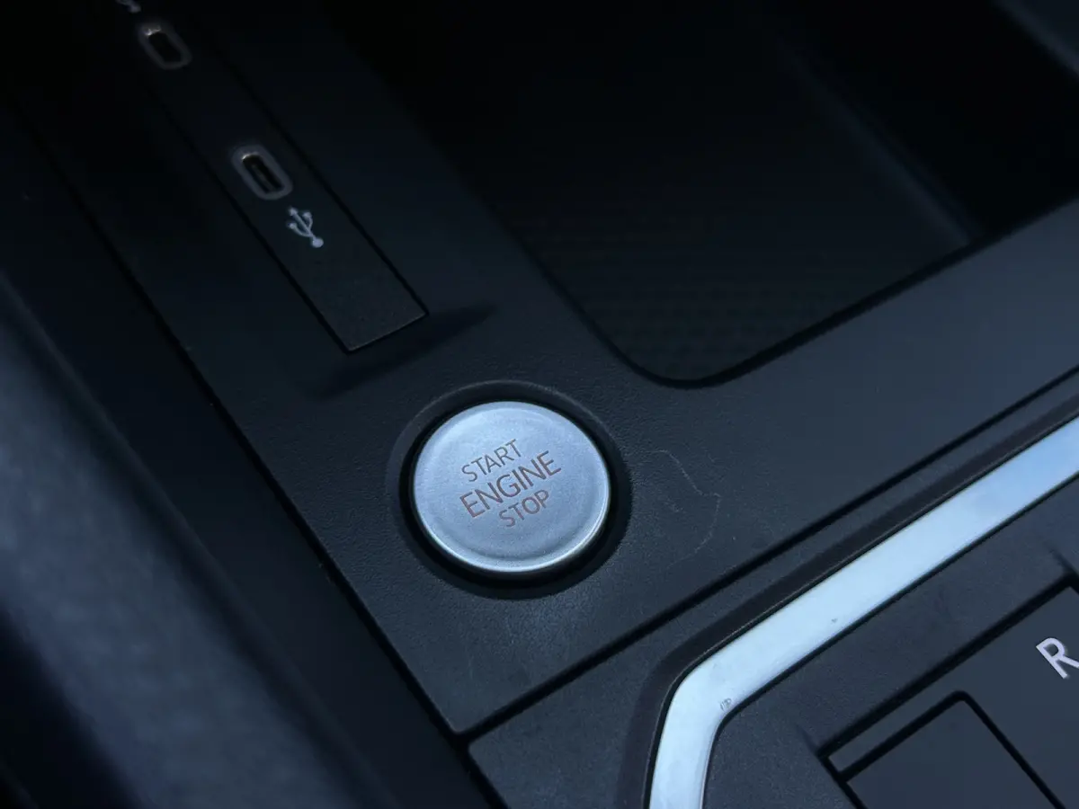 Grand PHEV Titanium | Winterpack | Adap. Cruise Control | Camera | 7 Persoons | CarPlay |