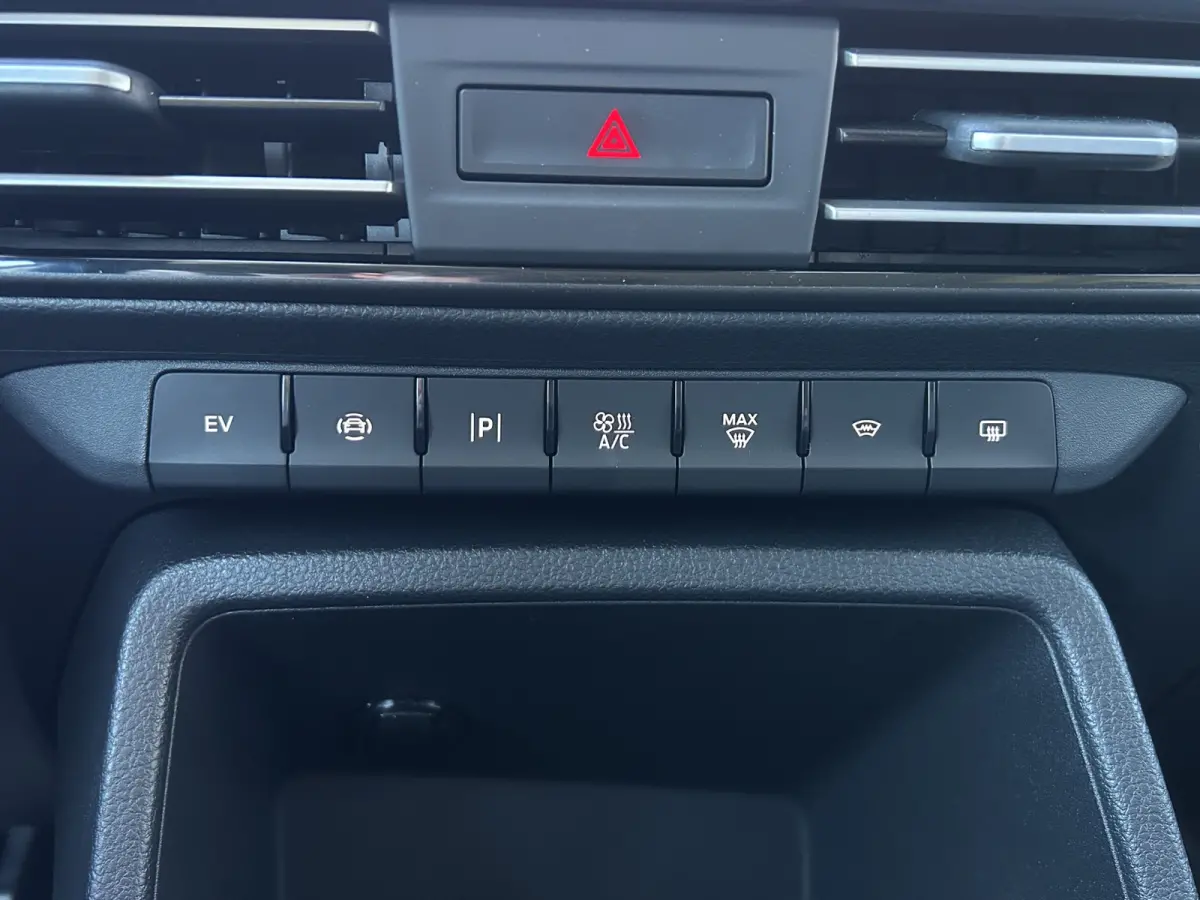 Grand PHEV Titanium | Winterpack | Adap. Cruise Control | Camera | 7 Persoons | CarPlay |