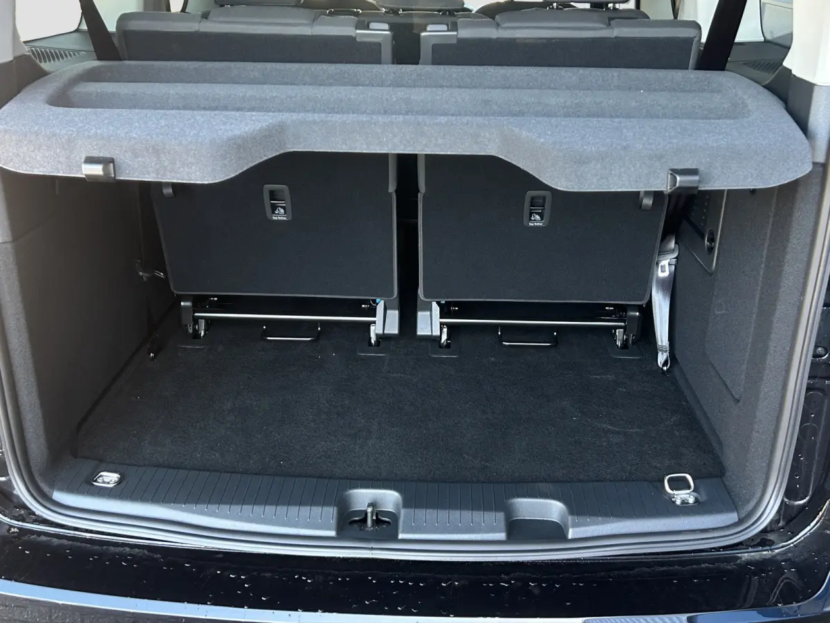 Grand PHEV Titanium | Winterpack | Adap. Cruise Control | Camera | 7 Persoons | CarPlay |