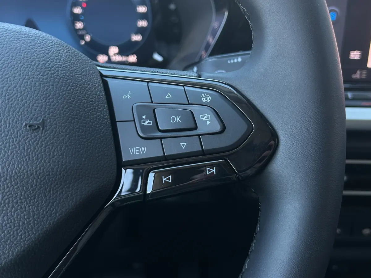 Grand PHEV Titanium | Winterpack | Adap. Cruise Control | Camera | 7 Persoons | CarPlay |