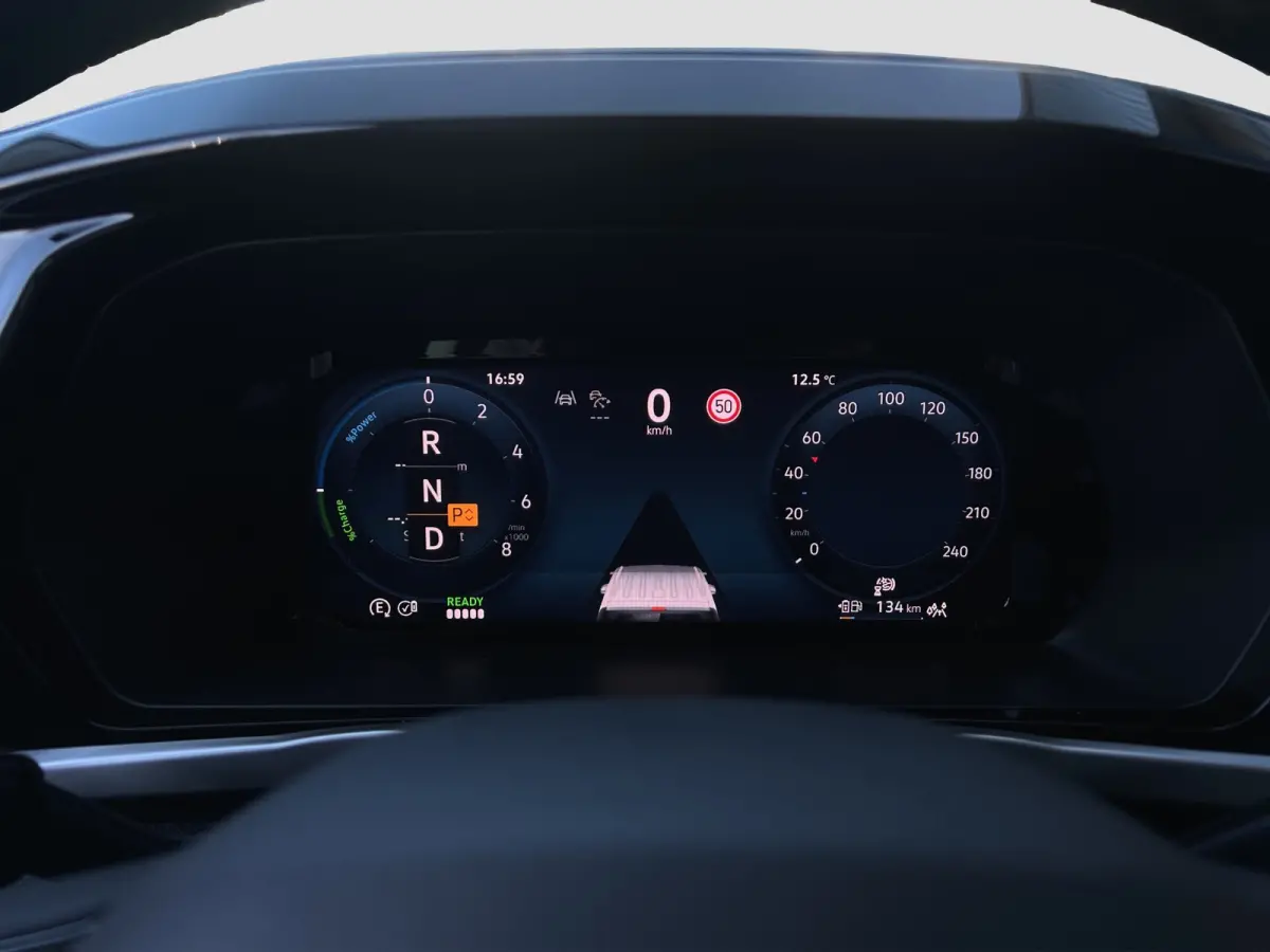 Grand PHEV Titanium | Winterpack | Adap. Cruise Control | Camera | 7 Persoons | CarPlay |