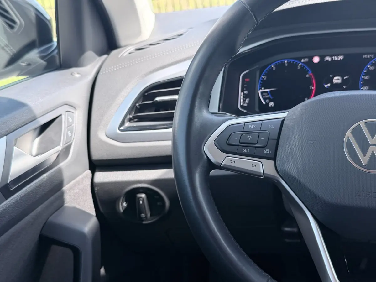 1.0 TSI Life | Camera | Carplay | PDC | ACC | NAV