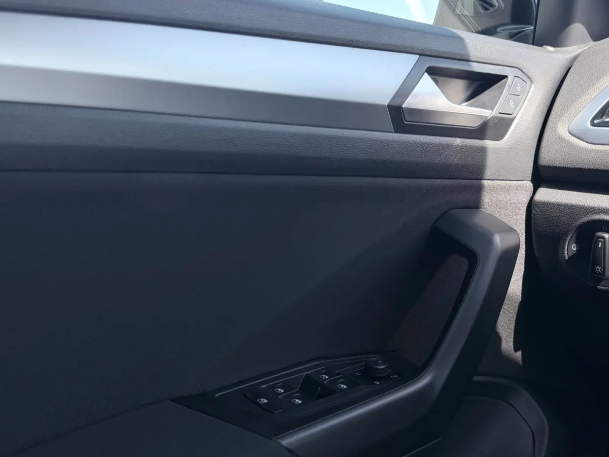 1.0 TSI Life | Camera | Carplay | PDC | ACC | NAV