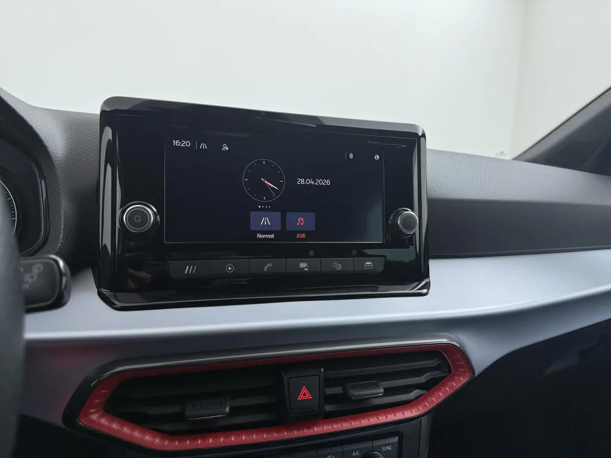 1.0 EcoTSI FR | Apple CarPlay | LED Koplampen | Climate Control |
