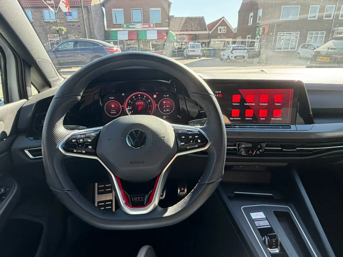 2.0 TSI GTI, Stoel/ stuurverwarming, Ambiance, Apple carplay, Spoiler