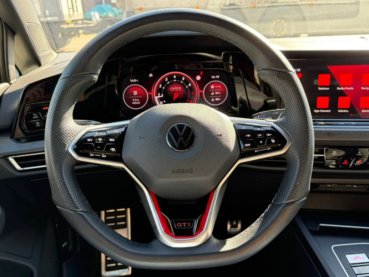 2.0 TSI GTI, Stoel/ stuurverwarming, Ambiance, Apple carplay, Spoiler