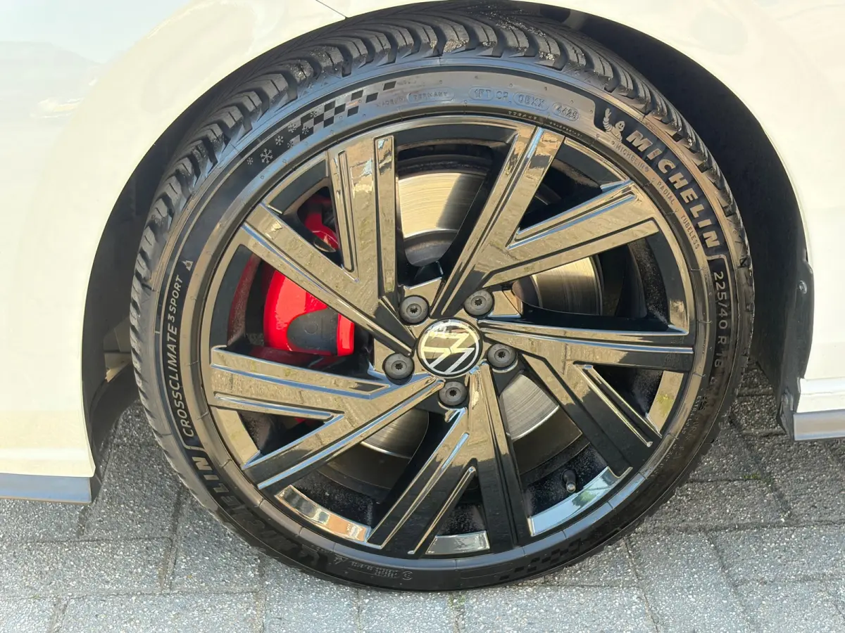 2.0 TSI GTI, Stoel/ stuurverwarming, Ambiance, Apple carplay, Spoiler