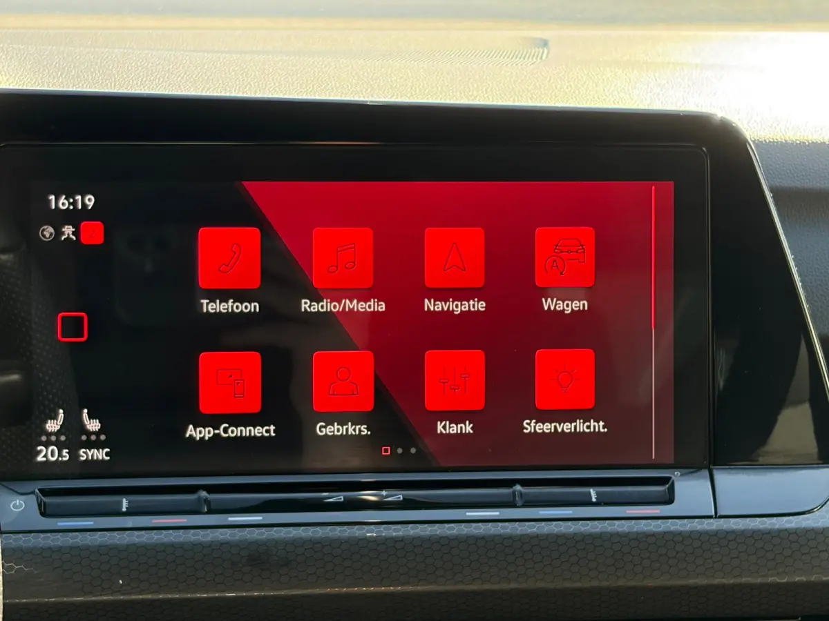 2.0 TSI GTI, Stoel/ stuurverwarming, Ambiance, Apple carplay, Spoiler