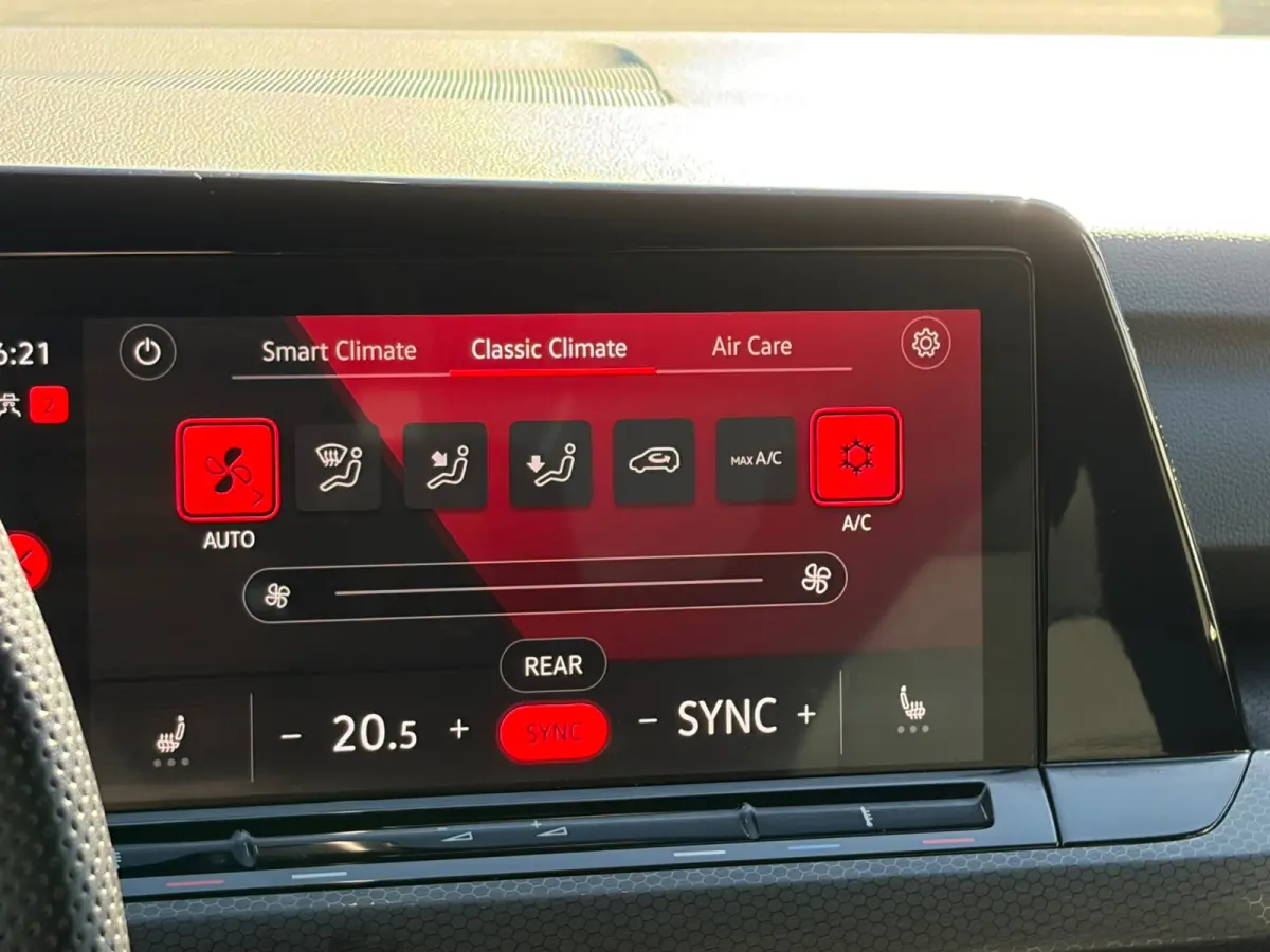 2.0 TSI GTI, Stoel/ stuurverwarming, Ambiance, Apple carplay, Spoiler