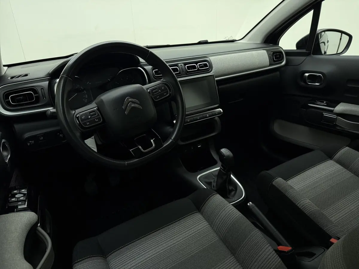 1.2 PureTech Feel | Apple Carplay / Android Auto | Climate Control | Cruise Control | Slechts 59.031KM !! |