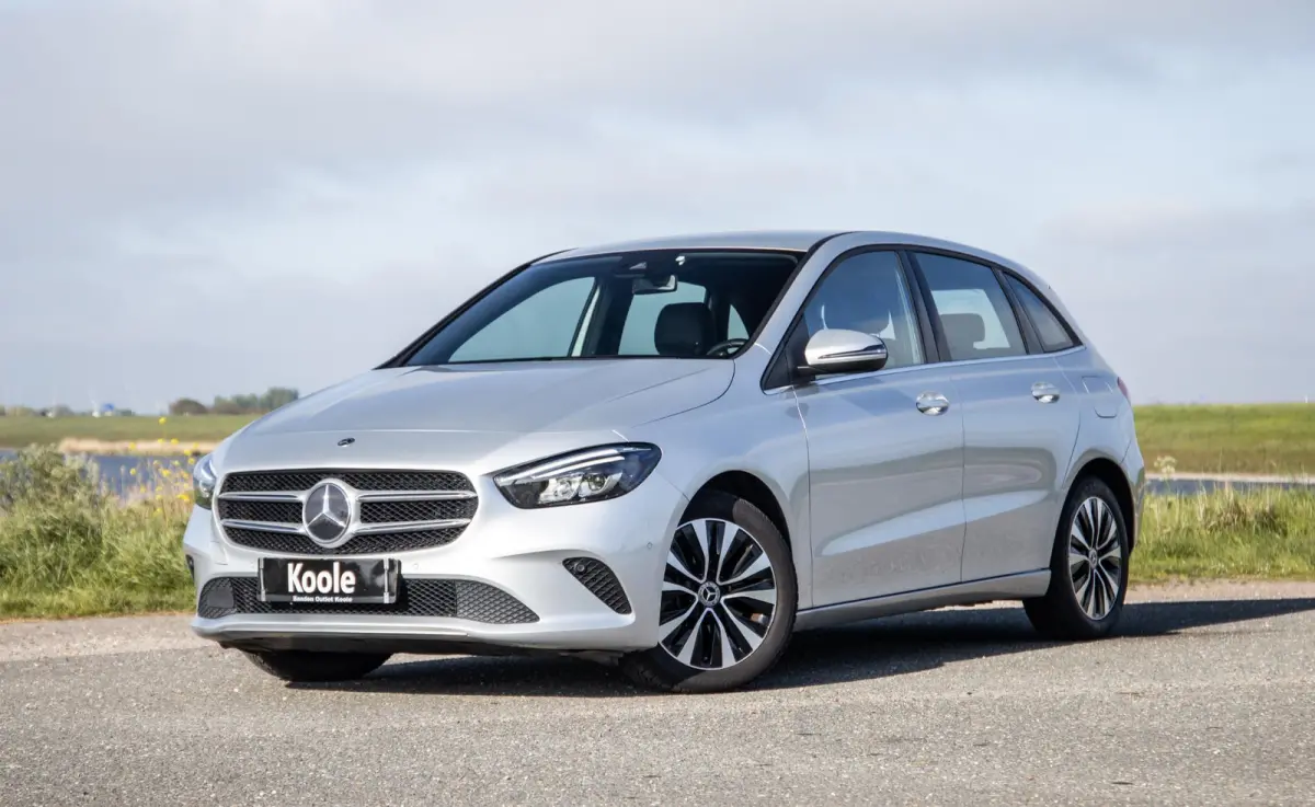 250 e Premium Plus DEALER ONDERHOUDEN / STOELVERWARMING / CARPLAY / CAMERA