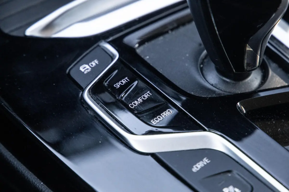 xDrive30e Executive BLACK LINE / PANORAMA DAK / CARPLAY / LEER / STOELVERWARMING / CAMERA