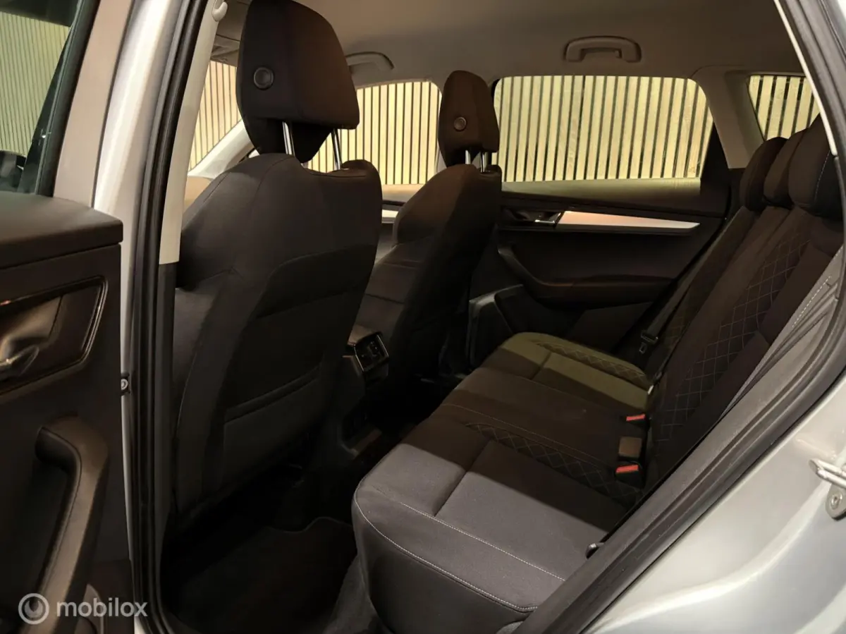 1.0 TSI Clever Ed. AUTOMAAT VIRTUAL CARPLAY DAB+