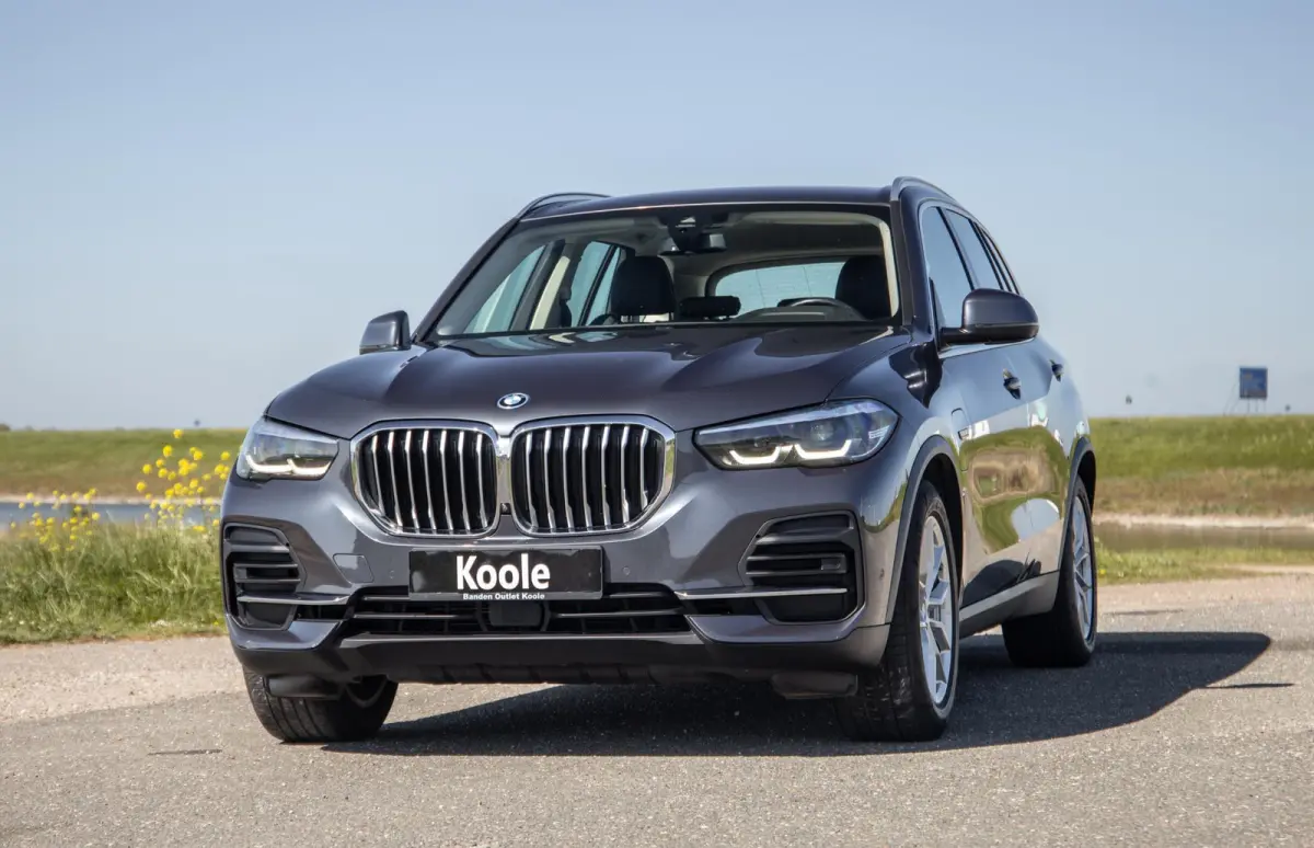 xDrive45e Executive CARPLAY / CAMERA / DEALER ONDERHOUDEN / ZWART LEER / TREKHAAK