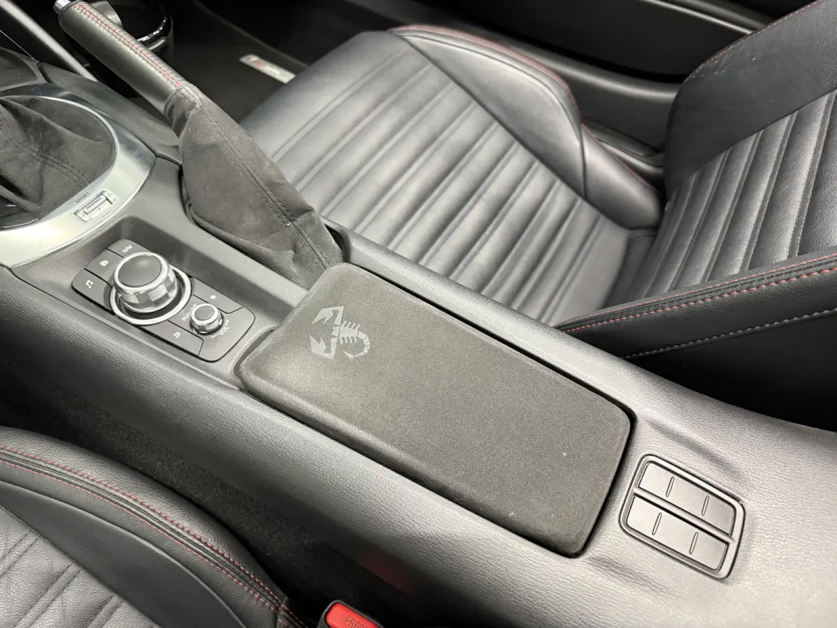 Abarth 1.4 MultiAir Turbo aut. LED/BOSE/ZWART-LEER/17"/NAVI/ECC/CRUISE/VOLLEDIGE ABARTH DEALER HISTORIE, NET OH BEURT GEHAD