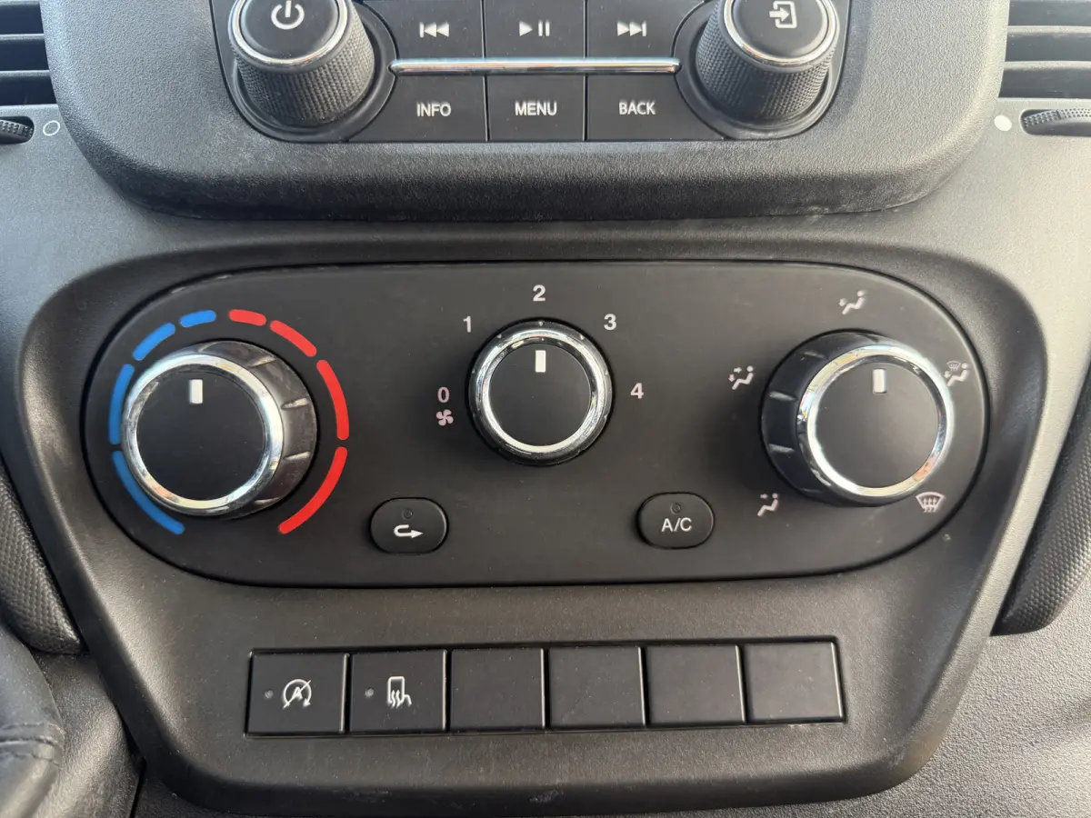 35C14 2.3 Kipper Dubbele Cabine Dubbellucht 3,5t Trekhaak 6 Stoelen Airco Cruise Control Benne Tipper
