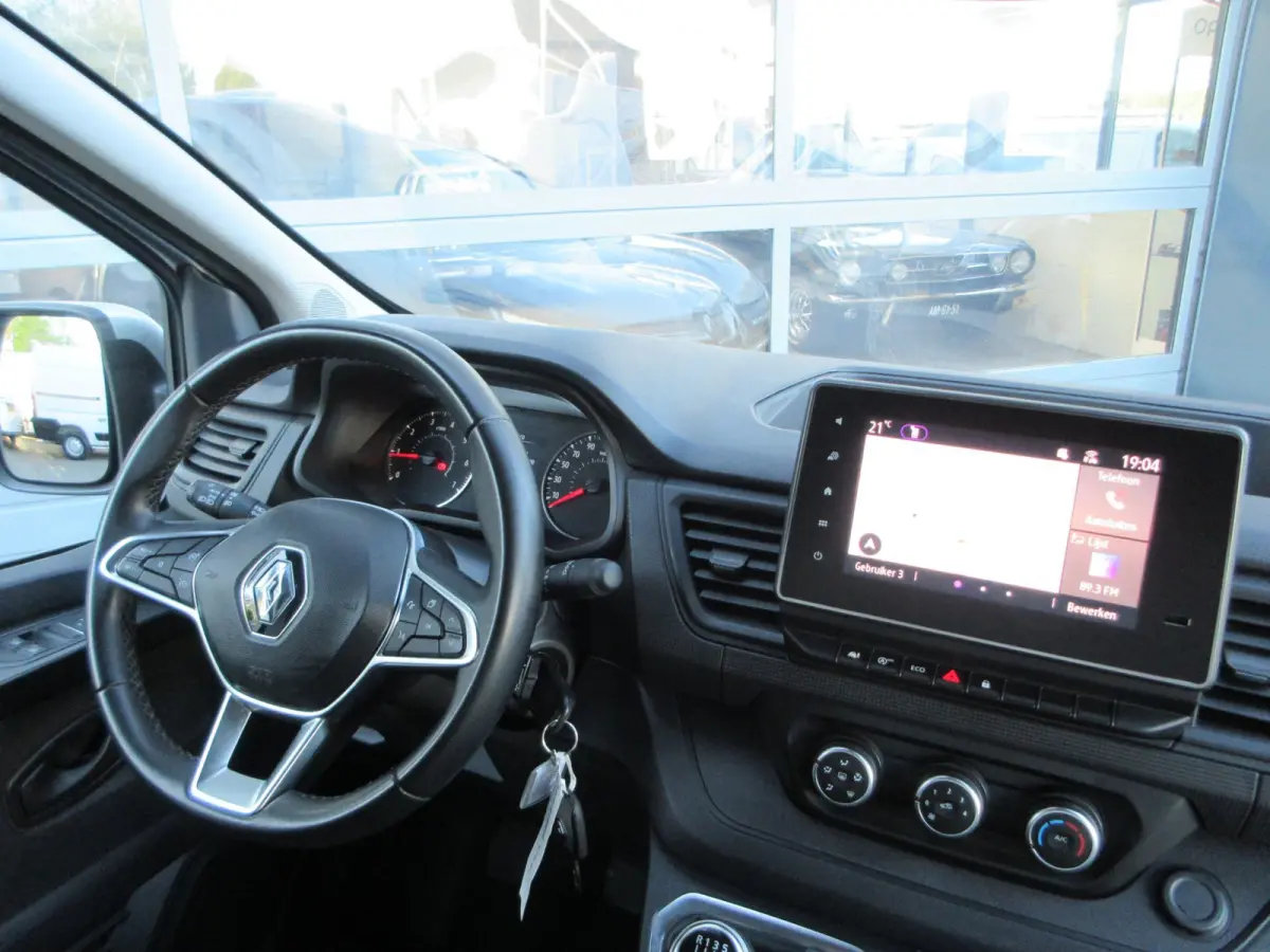 2.0 dCi L2, 131pk, LED, 2xSchuifdeur, Navigatie, 3-Zits.