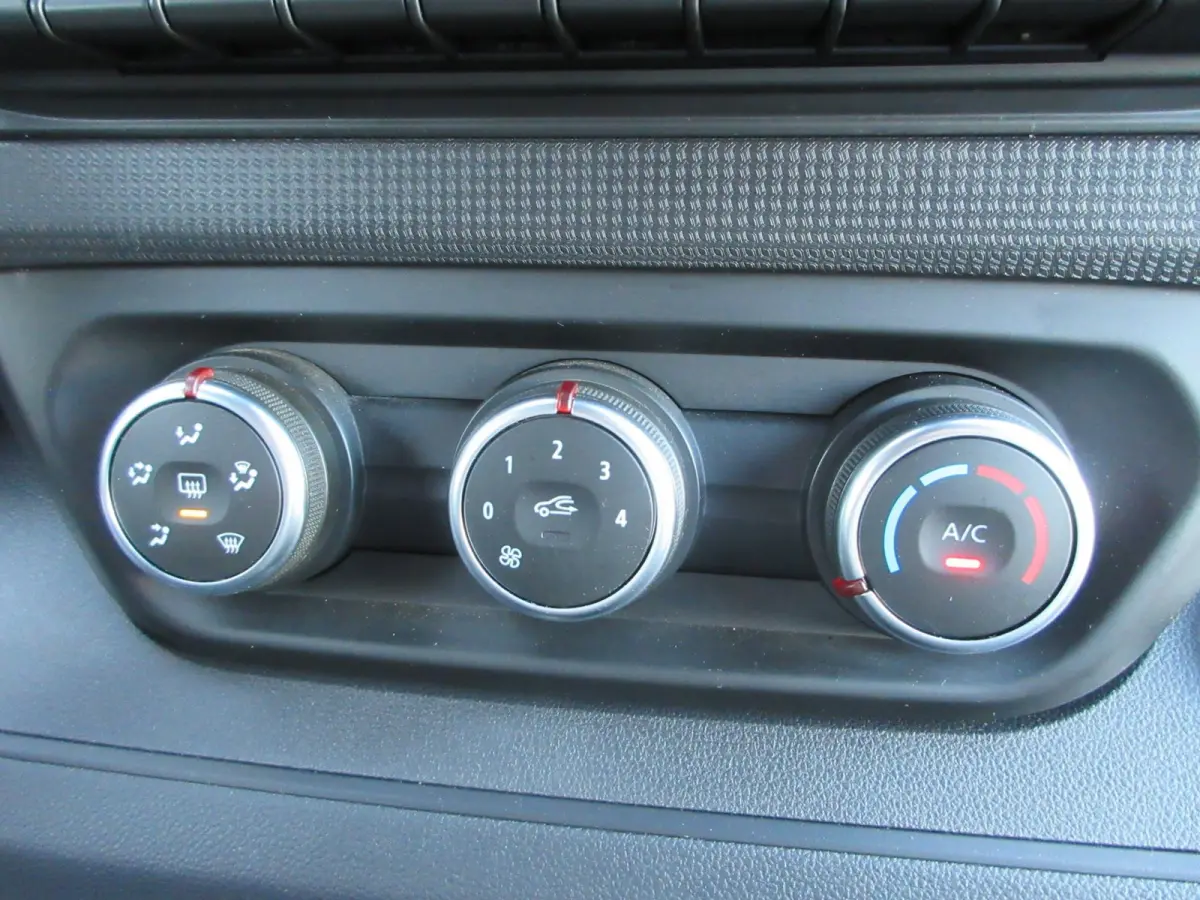 2.0 dCi L2, 131pk, LED, 2xSchuifdeur, Navigatie, 3-Zits.