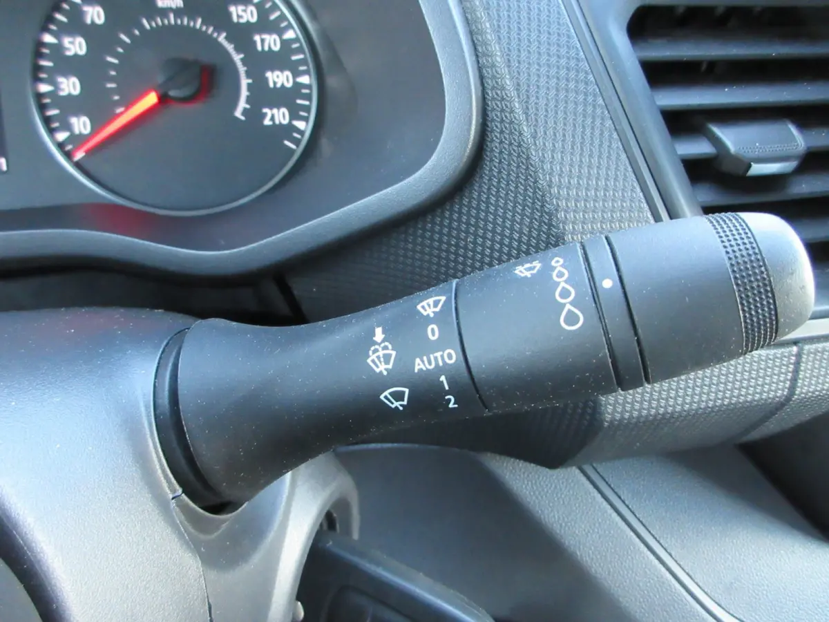 2.0 dCi L2, 131pk, LED, 2xSchuifdeur, Navigatie, 3-Zits.