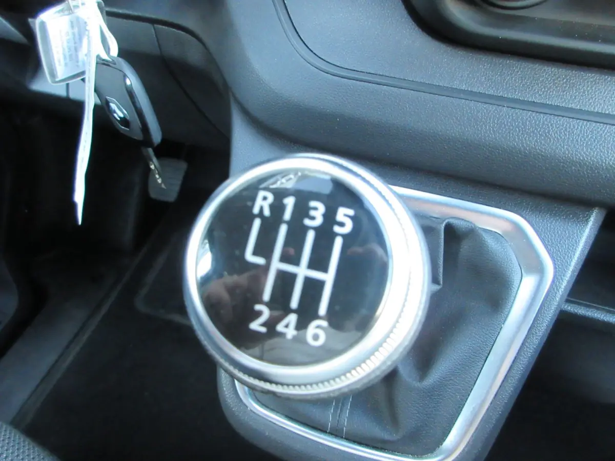 2.0 dCi L2, 131pk, LED, 2xSchuifdeur, Navigatie, 3-Zits.