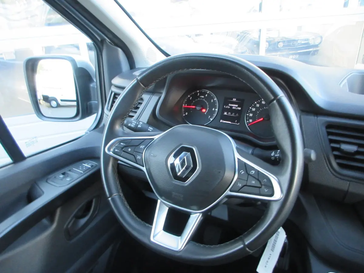 2.0 dCi L2, 131pk, LED, 2xSchuifdeur, Navigatie, 3-Zits.