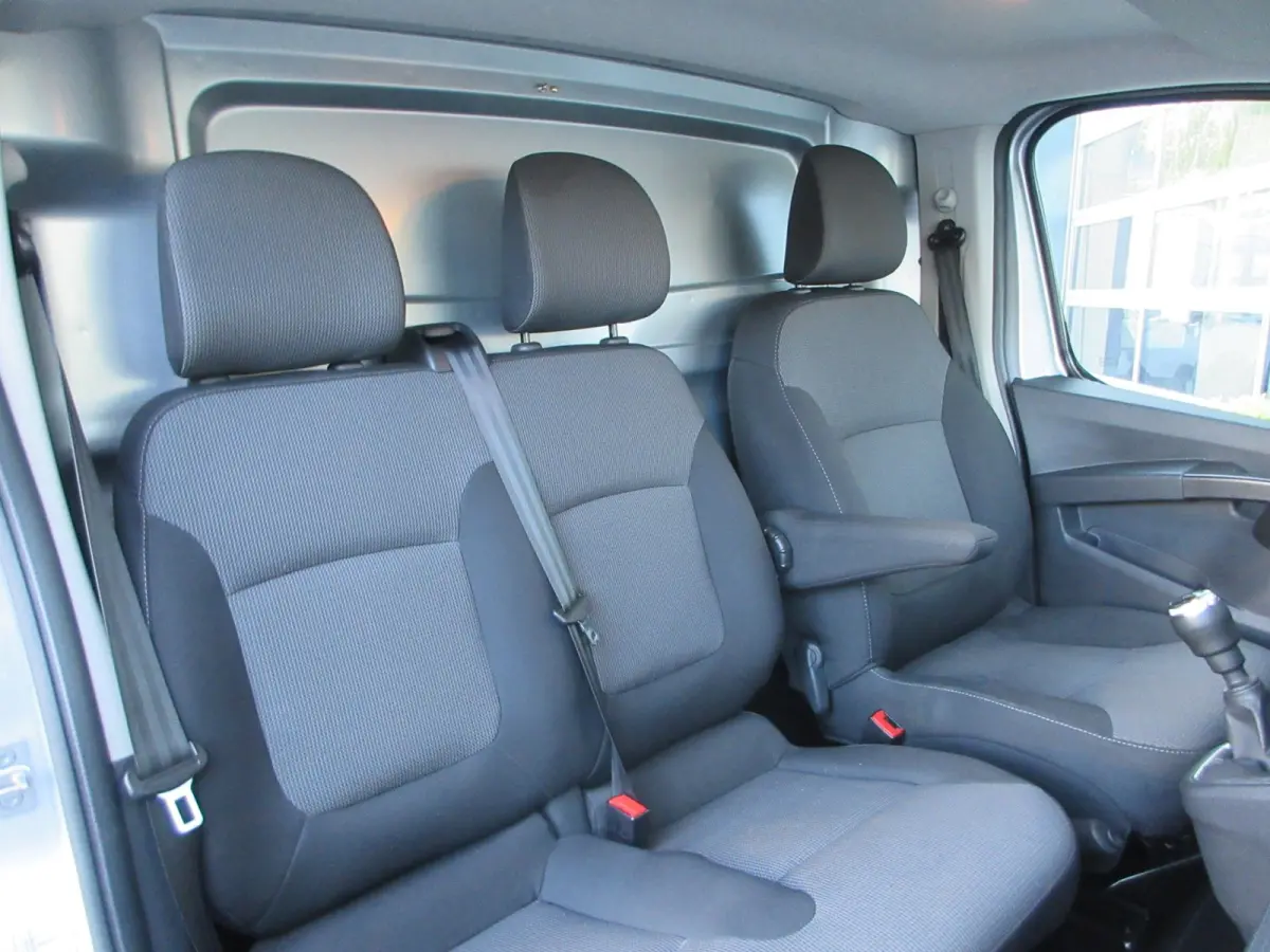 2.0 dCi L2, 131pk, LED, 2xSchuifdeur, Navigatie, 3-Zits.