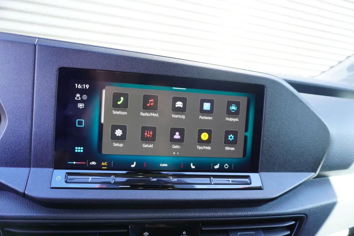 102pk Digitaal dashboard Airco Cruise control Multifunctioneel stuurwiel Parkeersensoren