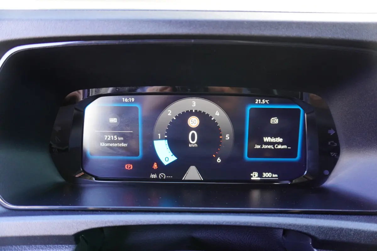 102pk Digitaal dashboard Airco Cruise control Multifunctioneel stuurwiel Parkeersensoren