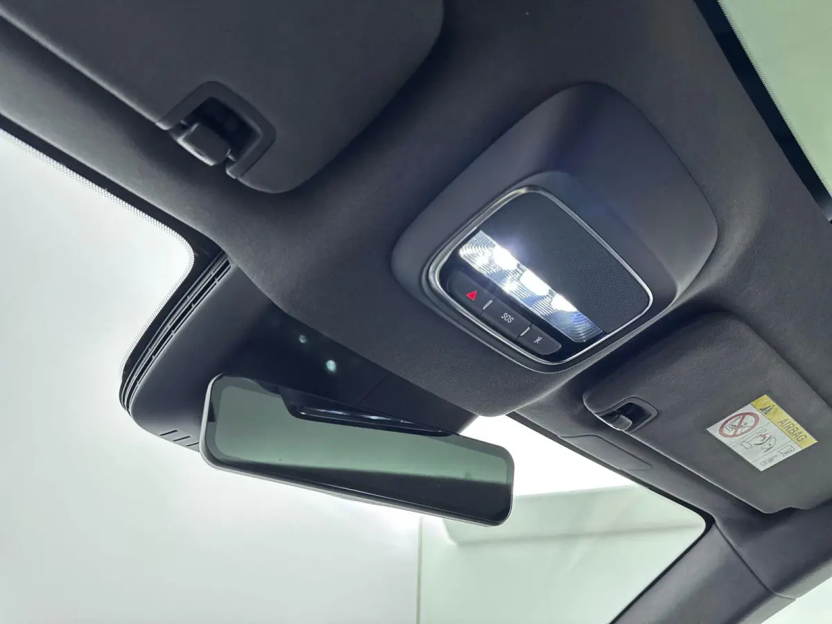 AWD Performance 80.8 kWh Trekhaak | Nieuw Model | Apple Carplay | SoH 98,5%
