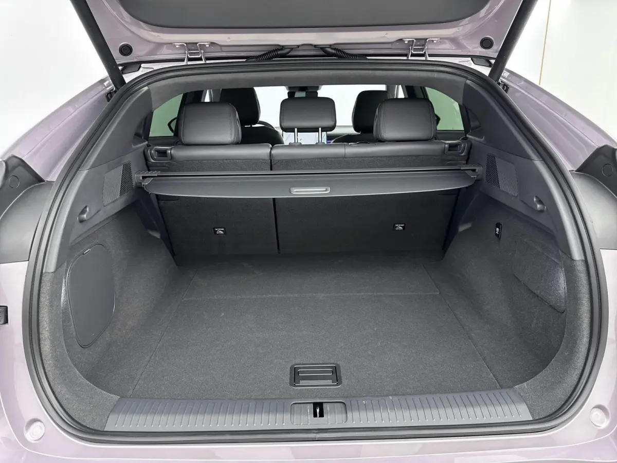 AWD Performance 80.8 kWh Trekhaak | Nieuw Model | Apple Carplay | SoH 98,5%