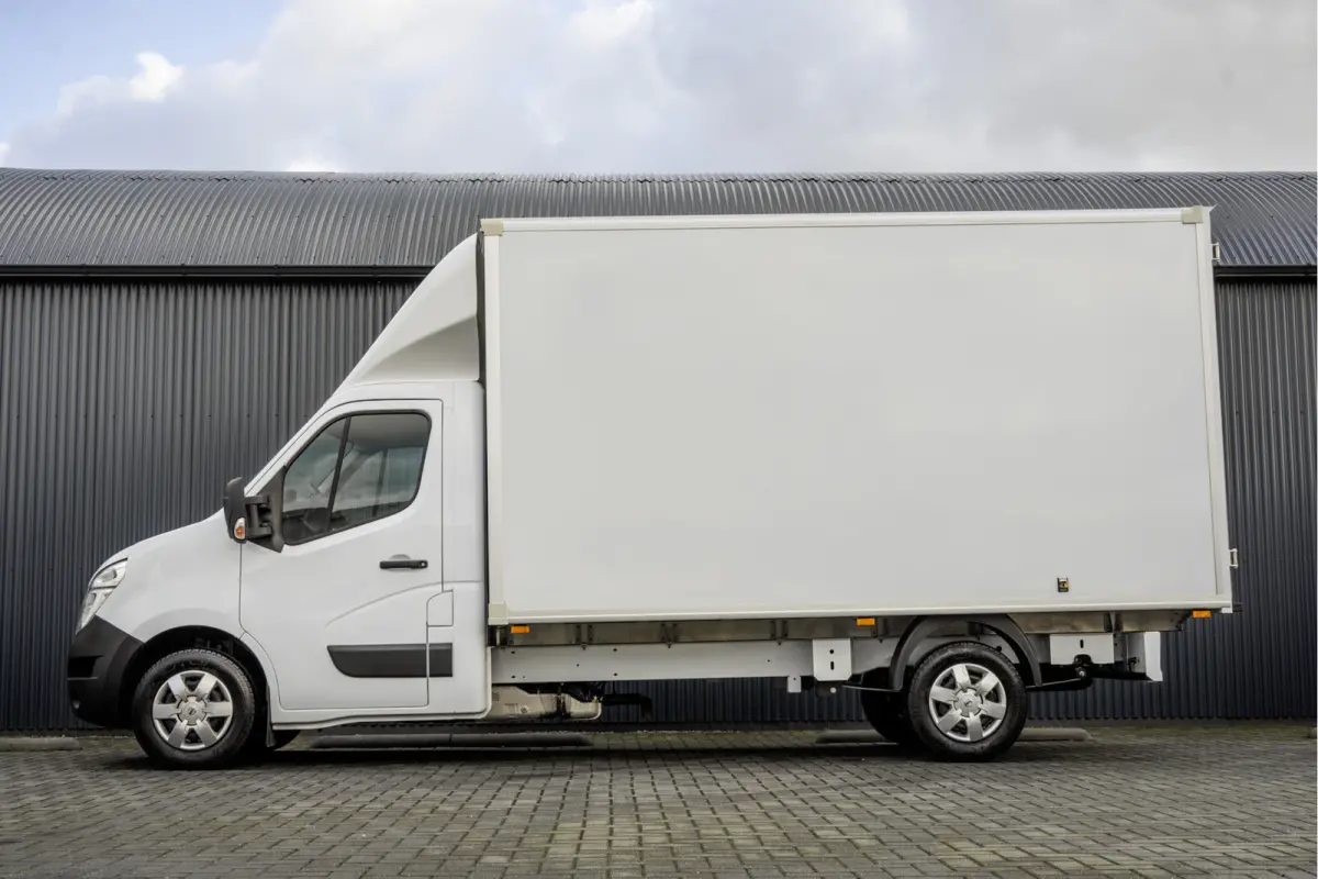 **2.3 dCi Bakwagen met deuren | 164 PK | Euro 6 | Cruise | Airco | MF Stuur**