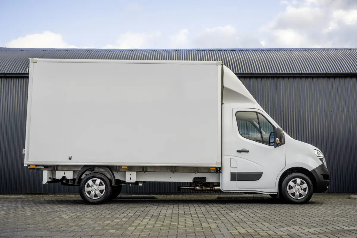 **2.3 dCi Bakwagen met deuren | 164 PK | Euro 6 | Cruise | Airco | MF Stuur**