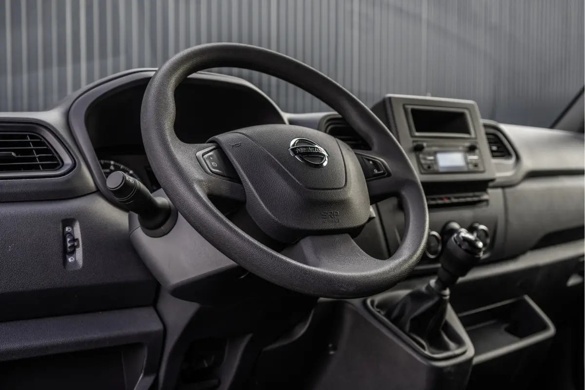 **2.3 dCi Bakwagen met deuren | 164 PK | Euro 6 | Cruise | Airco | MF Stuur**