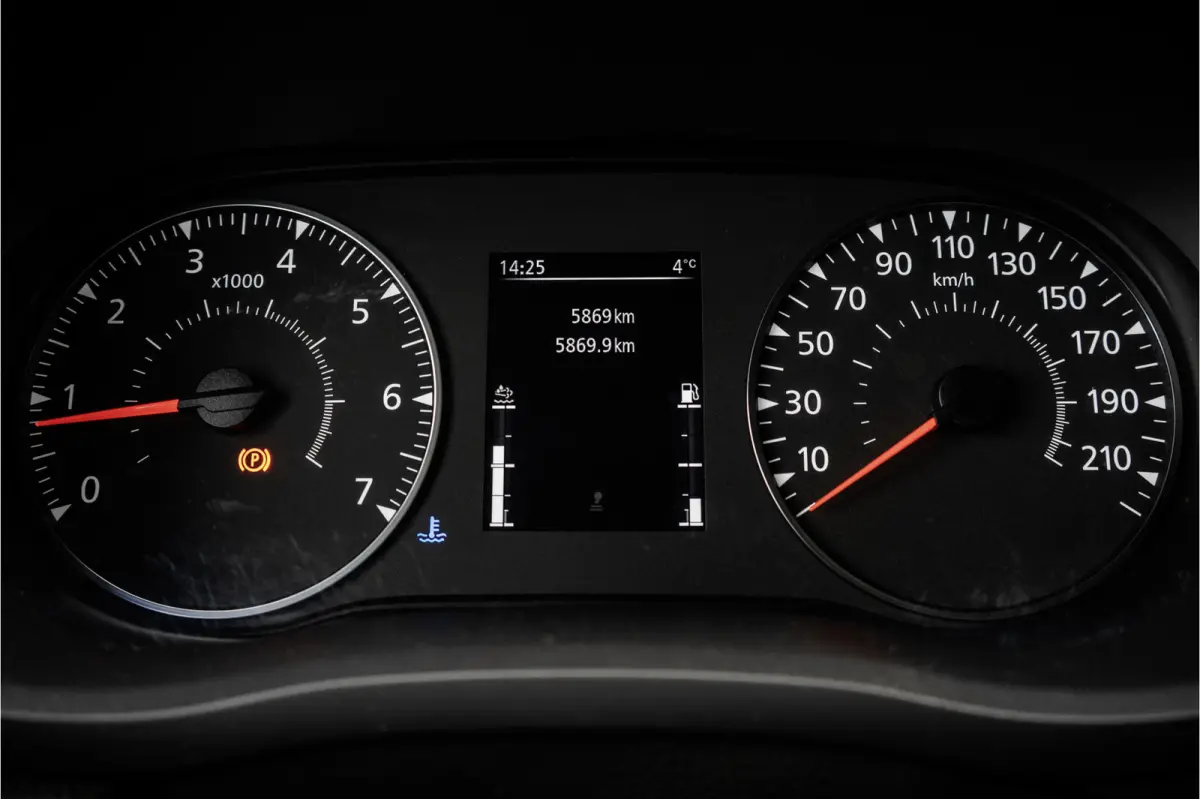 **2.3 dCi Bakwagen met deuren | 164 PK | Euro 6 | Cruise | Airco | MF Stuur**