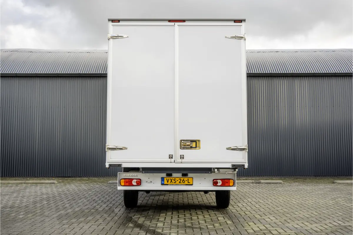 **2.3 dCi Bakwagen met deuren | 164 PK | Euro 6 | Cruise | Airco | MF Stuur**
