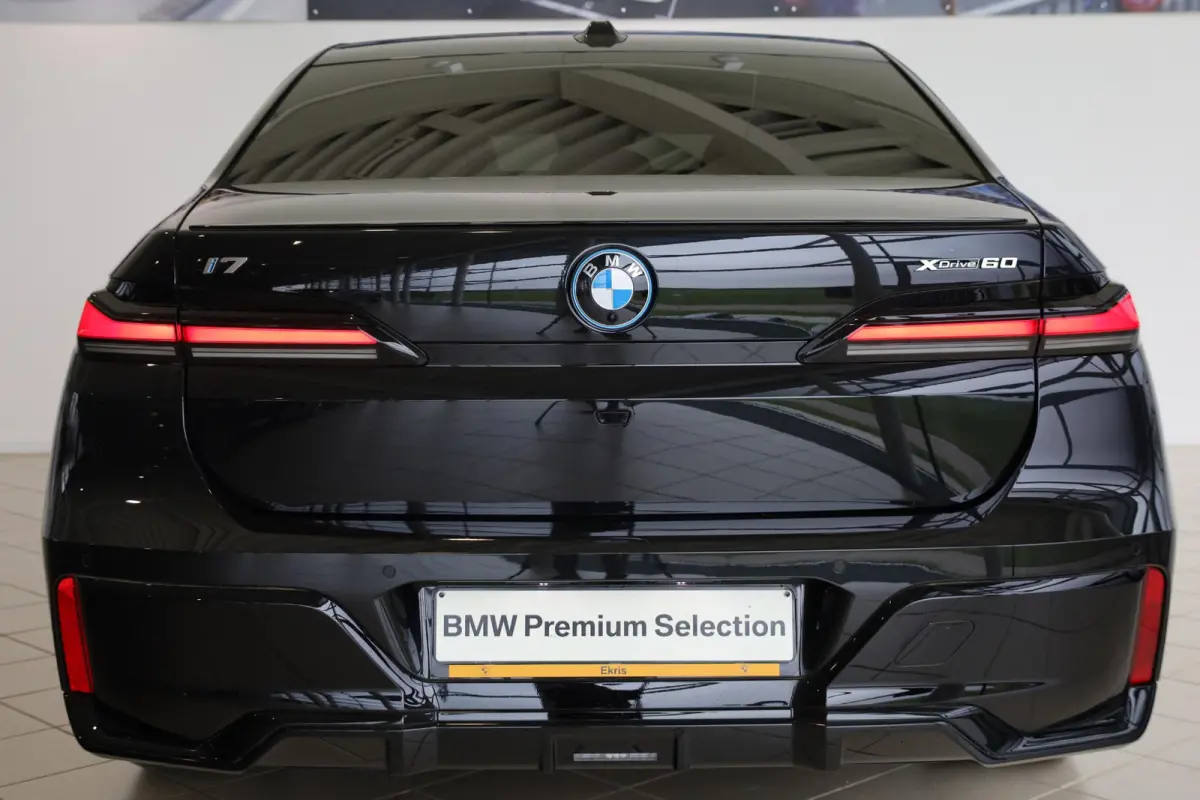 xDrive60 | M Sportpakket Pro | Massagestoelen | Sky Lounge Panoramadak | Elektr. Trekhaak