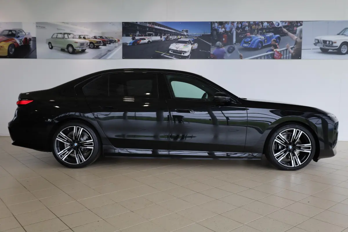 xDrive60 | M Sportpakket Pro | Massagestoelen | Sky Lounge Panoramadak | Elektr. Trekhaak