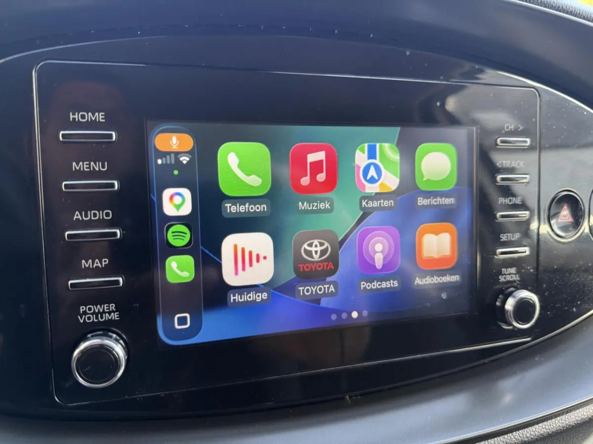 1.0 VVT-i MT Play CARPLAY/CAMERA *ALL-IN PRIJS*