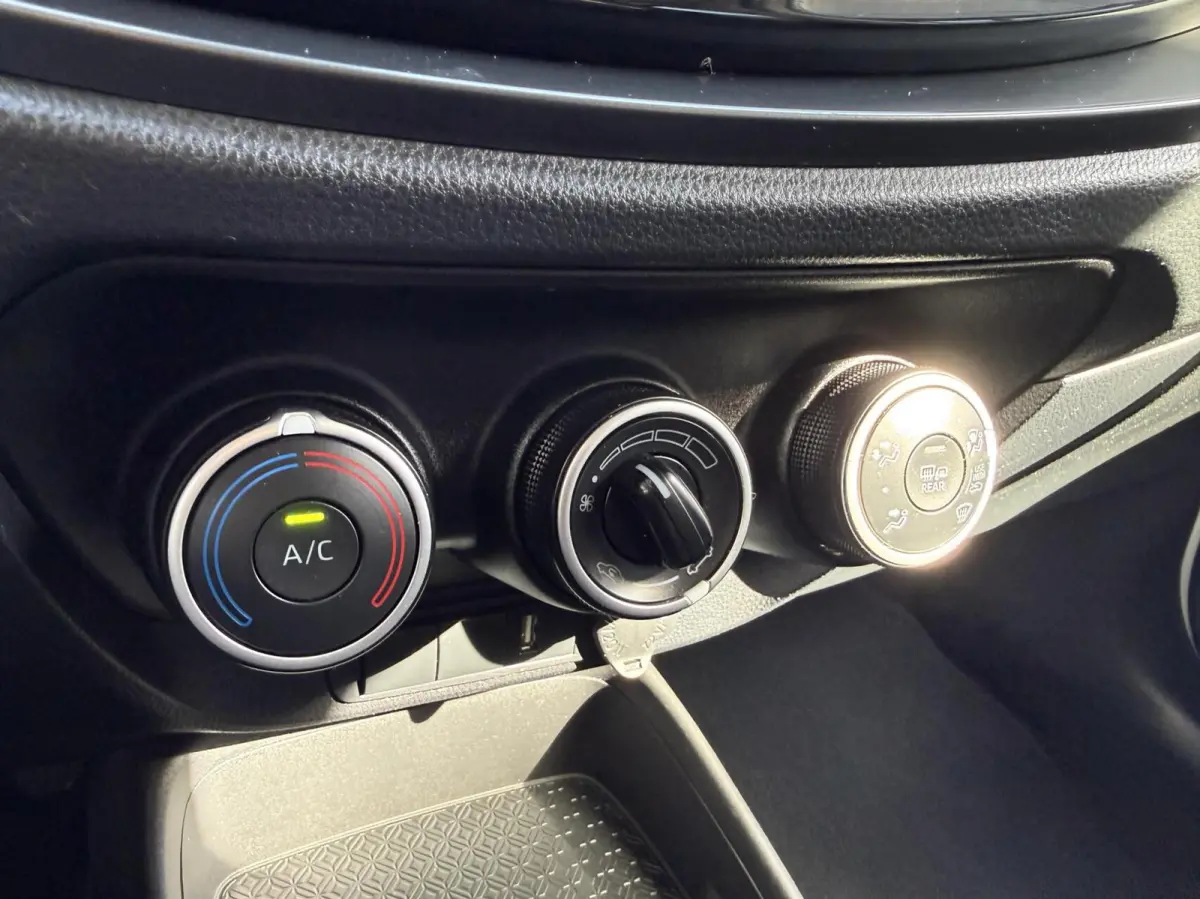 1.0 VVT-i MT Play CARPLAY/CAMERA *ALL-IN PRIJS*
