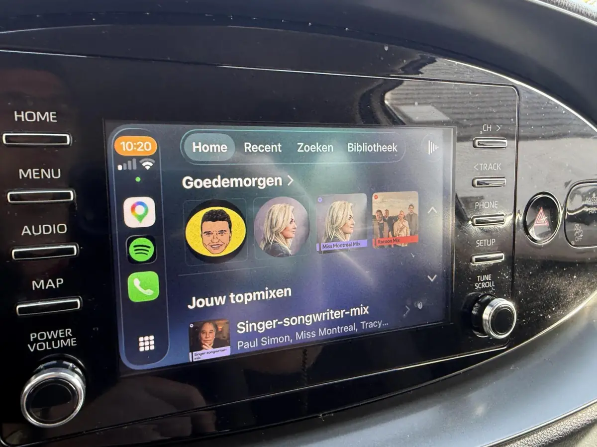 1.0 VVT-i MT Play CARPLAY/CAMERA *ALL-IN PRIJS*