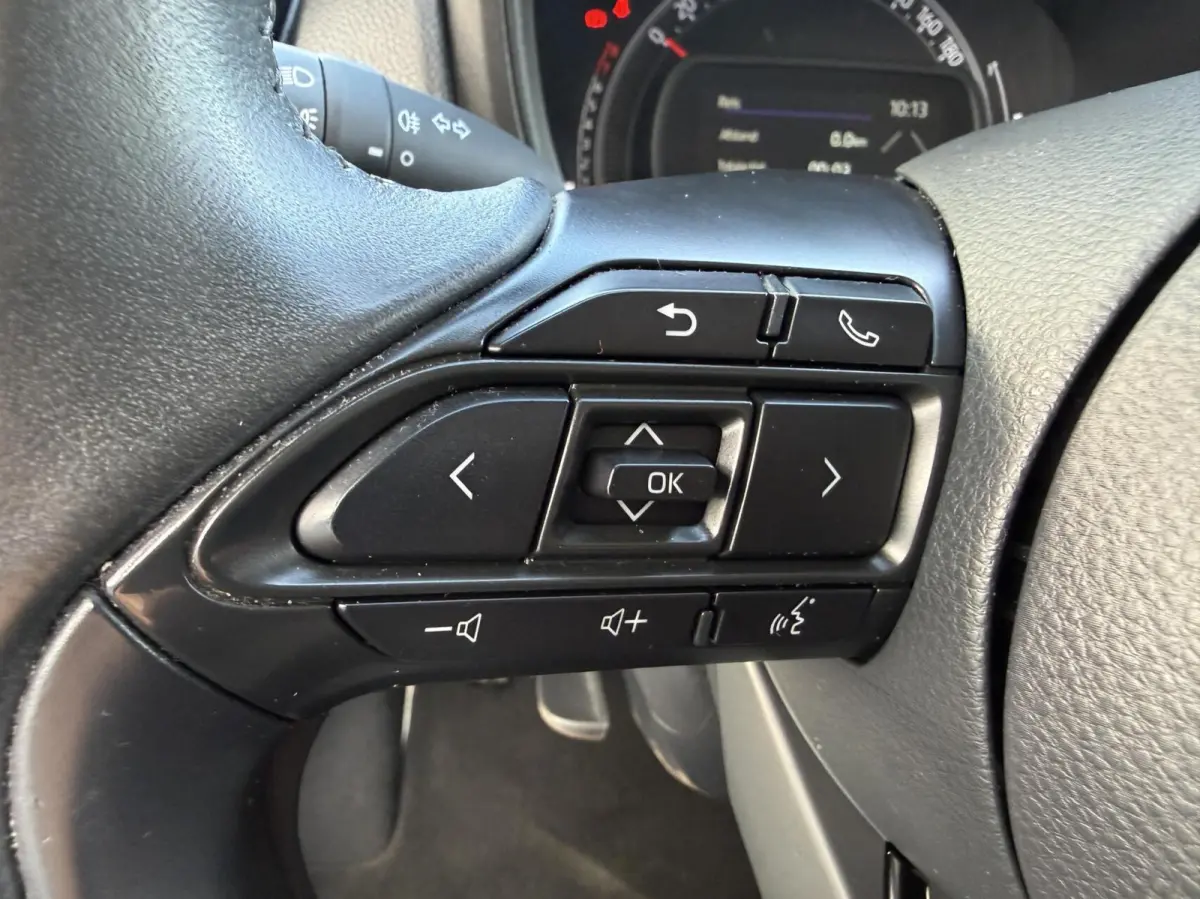 1.0 VVT-i MT Play CARPLAY/CAMERA *ALL-IN PRIJS*