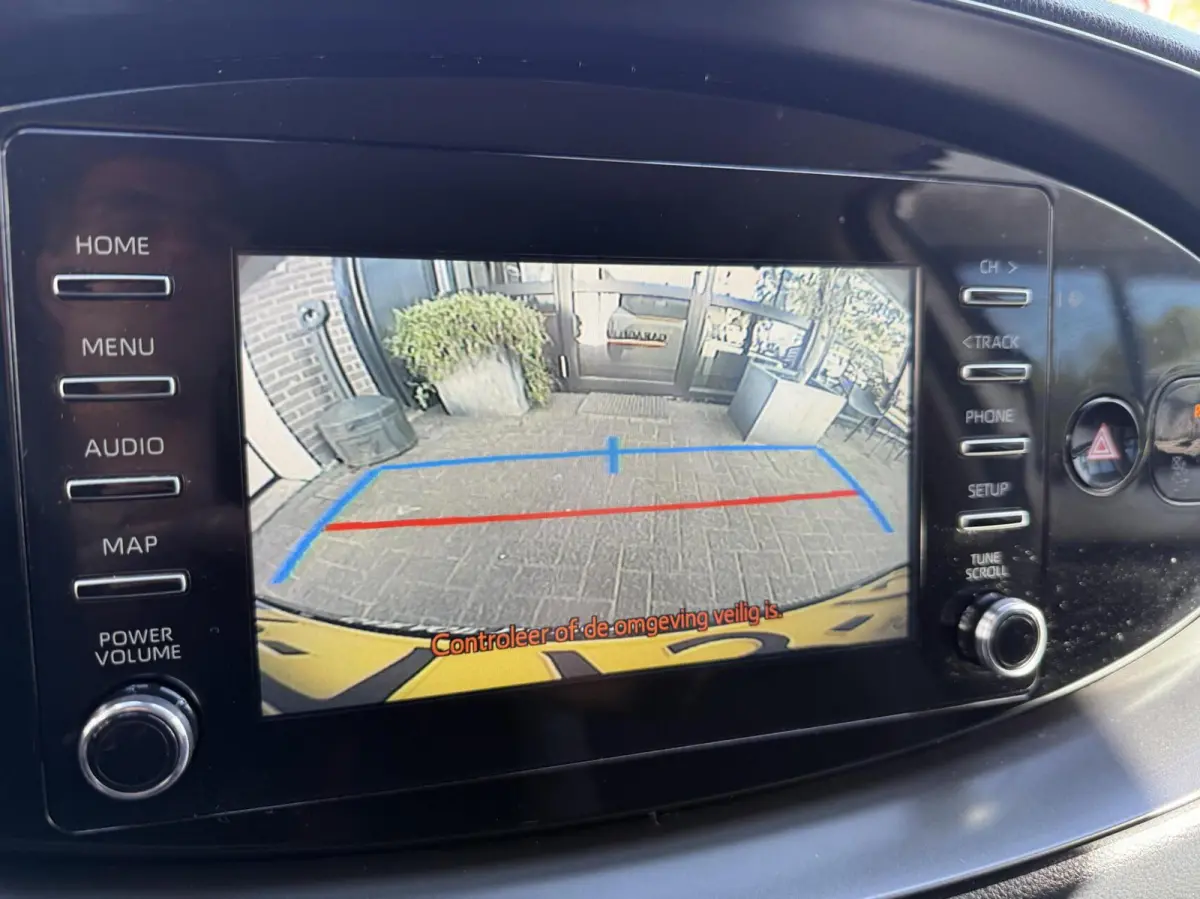 1.0 VVT-i MT Play CARPLAY/CAMERA *ALL-IN PRIJS*