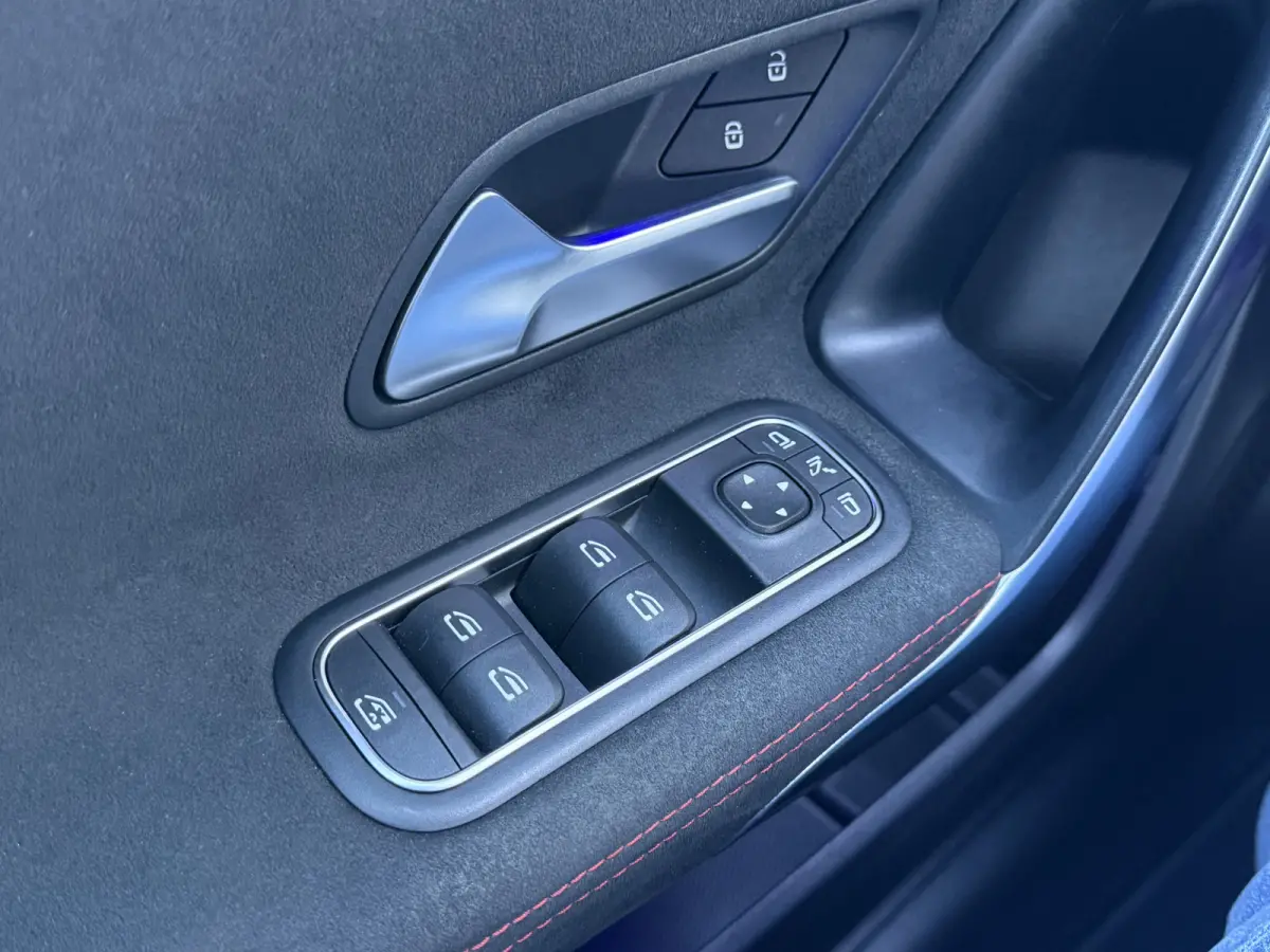 250 4MATIC AMG-Line | Pano | Trekhaak | MultiBeam LED | Ambient Light | 19 inch