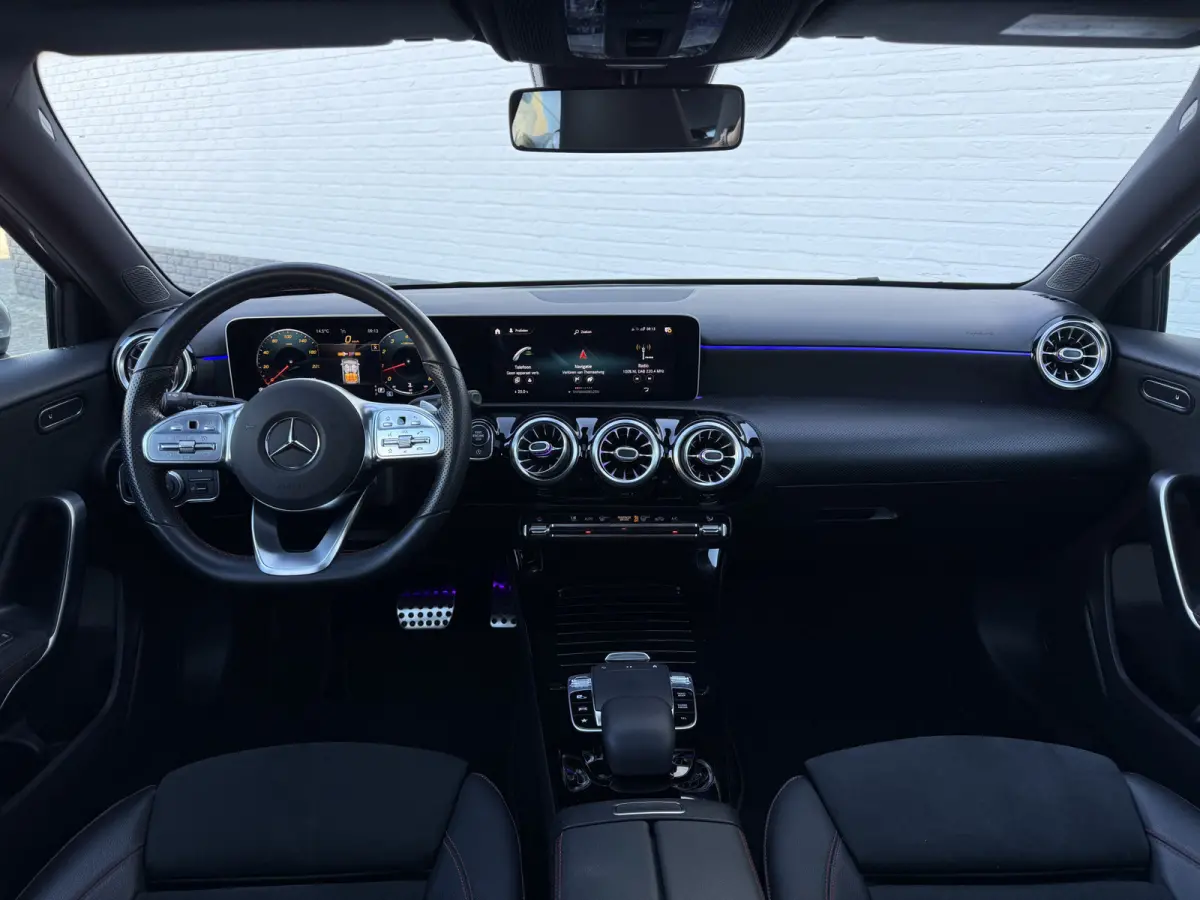 250 4MATIC AMG-Line | Pano | Trekhaak | MultiBeam LED | Ambient Light | 19 inch