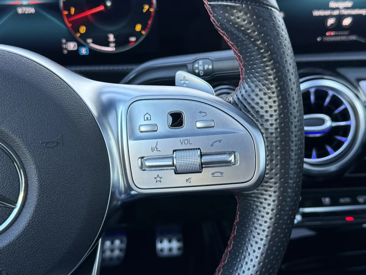 250 4MATIC AMG-Line | Pano | Trekhaak | MultiBeam LED | Ambient Light | 19 inch