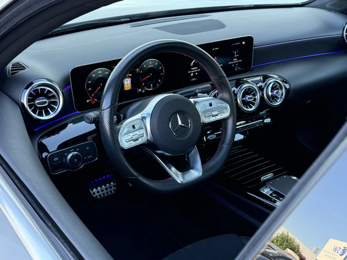 250 4MATIC AMG-Line | Pano | Trekhaak | MultiBeam LED | Ambient Light | 19 inch